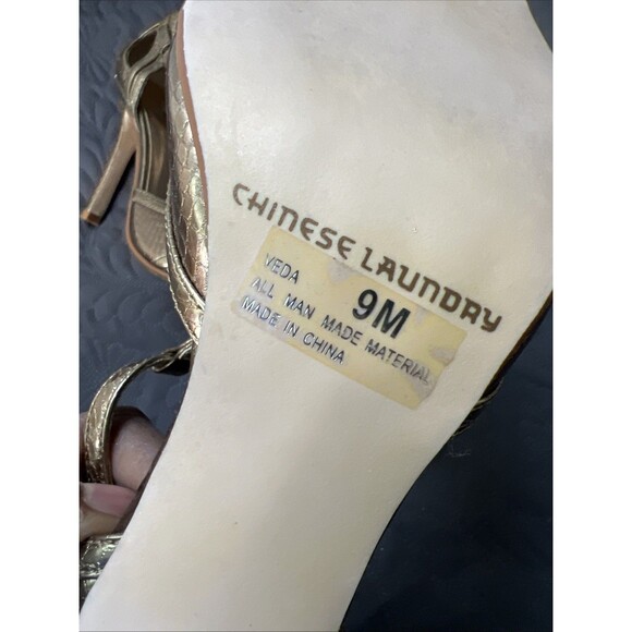 Chinese Laundry VEDA Pointed Toe T-Strap Bronze Gold Snakeskin Pumps SZ 9M Glam - Picture 8 of 13